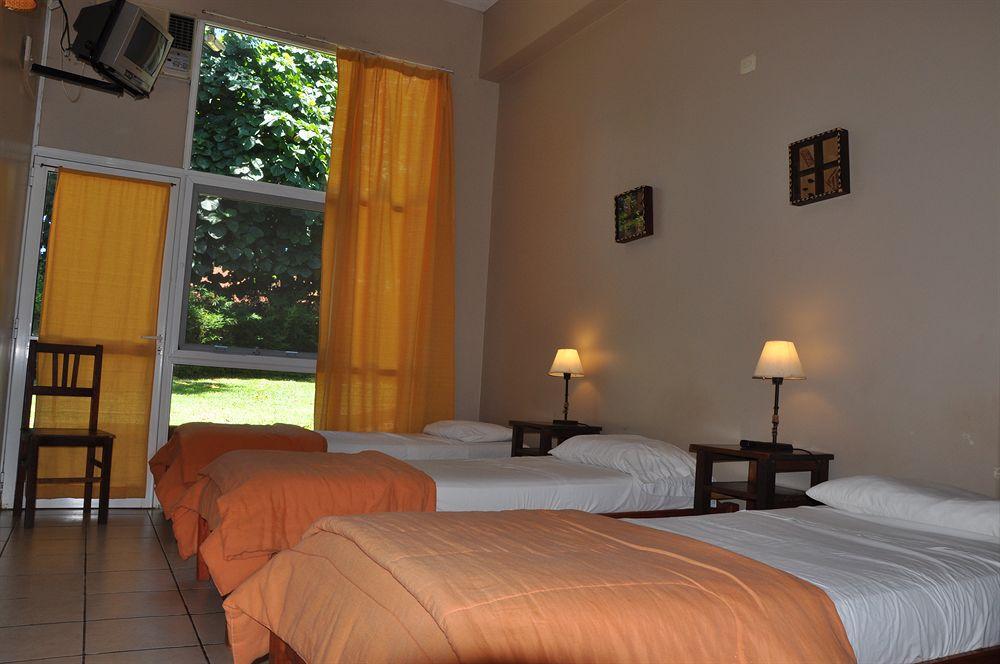 Iguazu Inn Hostel بويرتو إجوازو المظهر الخارجي الصورة