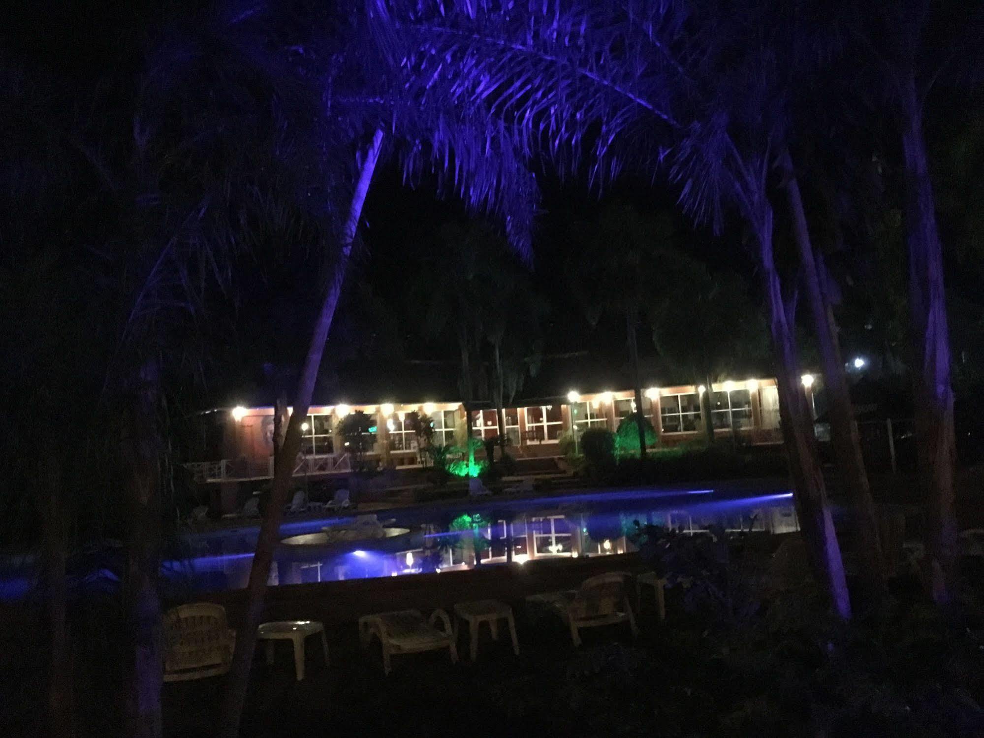 Iguazu Inn Hostel بويرتو إجوازو المظهر الخارجي الصورة
