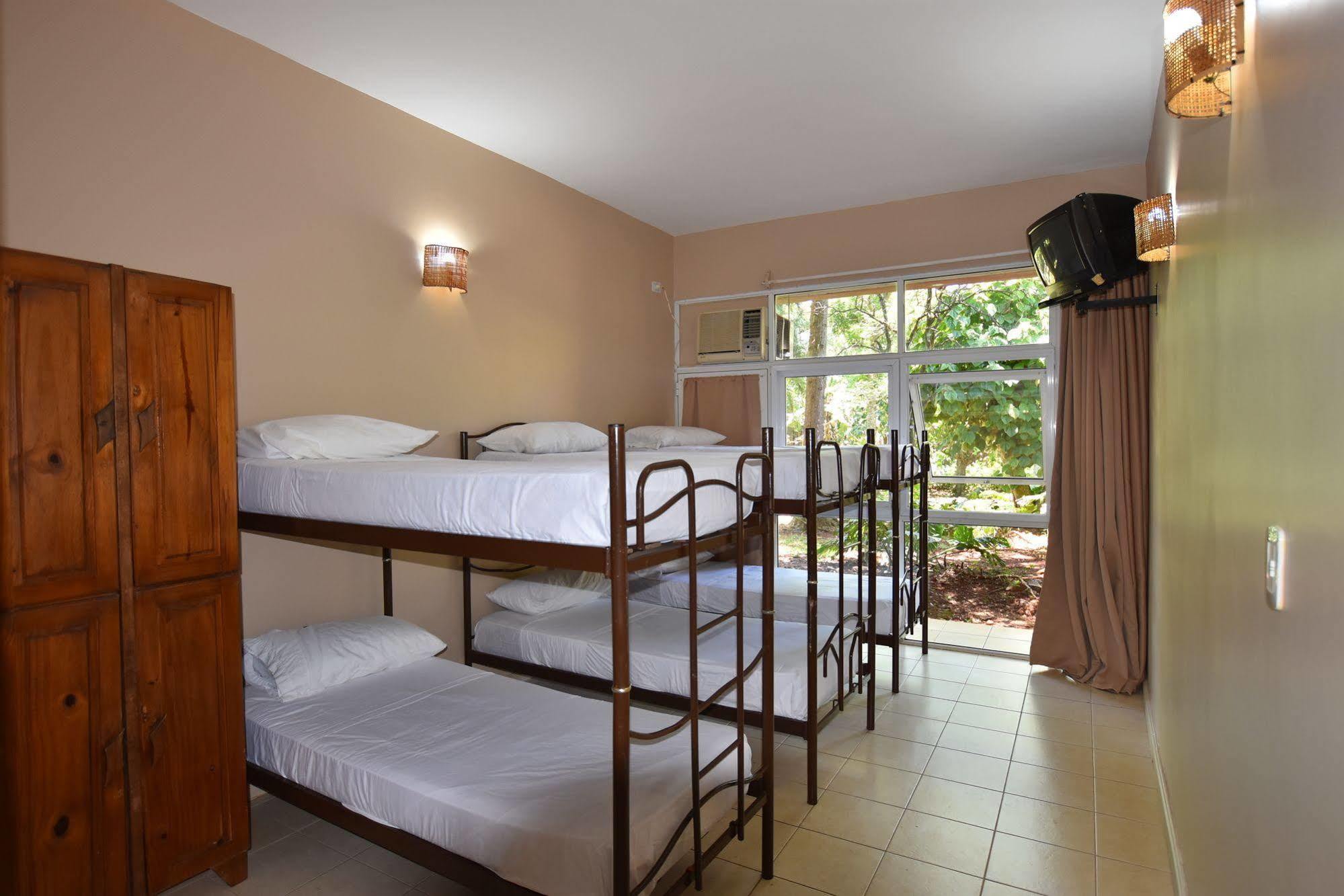 Iguazu Inn Hostel بويرتو إجوازو المظهر الخارجي الصورة