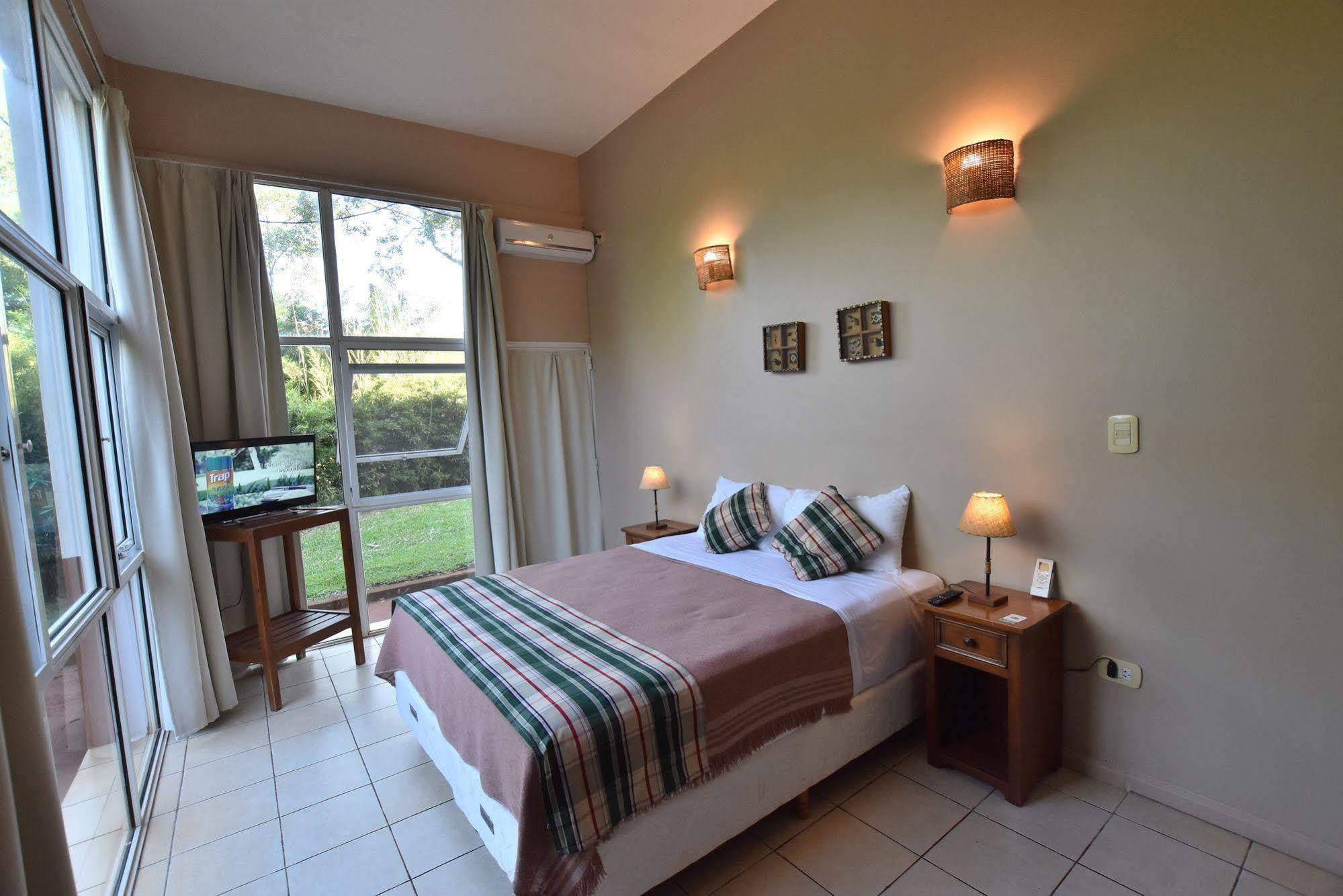Iguazu Inn Hostel بويرتو إجوازو المظهر الخارجي الصورة